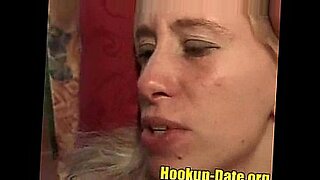 Italian mature blonde cougar having amateur sex