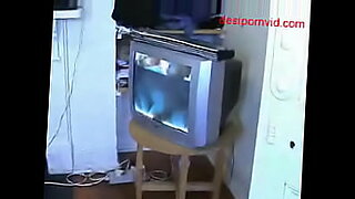 Pretty Indian girl in hot homemade video, enjoy the best girl-girl action.