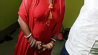 Ndian Sexy Bhabhi Maid Fucked by Landlord Hindi Gali