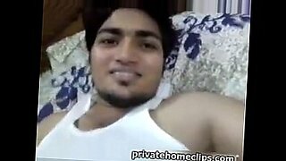Hot Indian girlfriend gives great blow job to her lucky boyfriend.