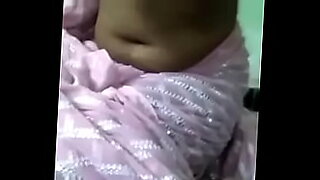 Sexy Indian bhabhi in bra, playing with her big boobs.