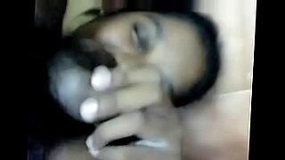Indian office girl sucks her manager’s cock to get a salary increase in this xvideo.